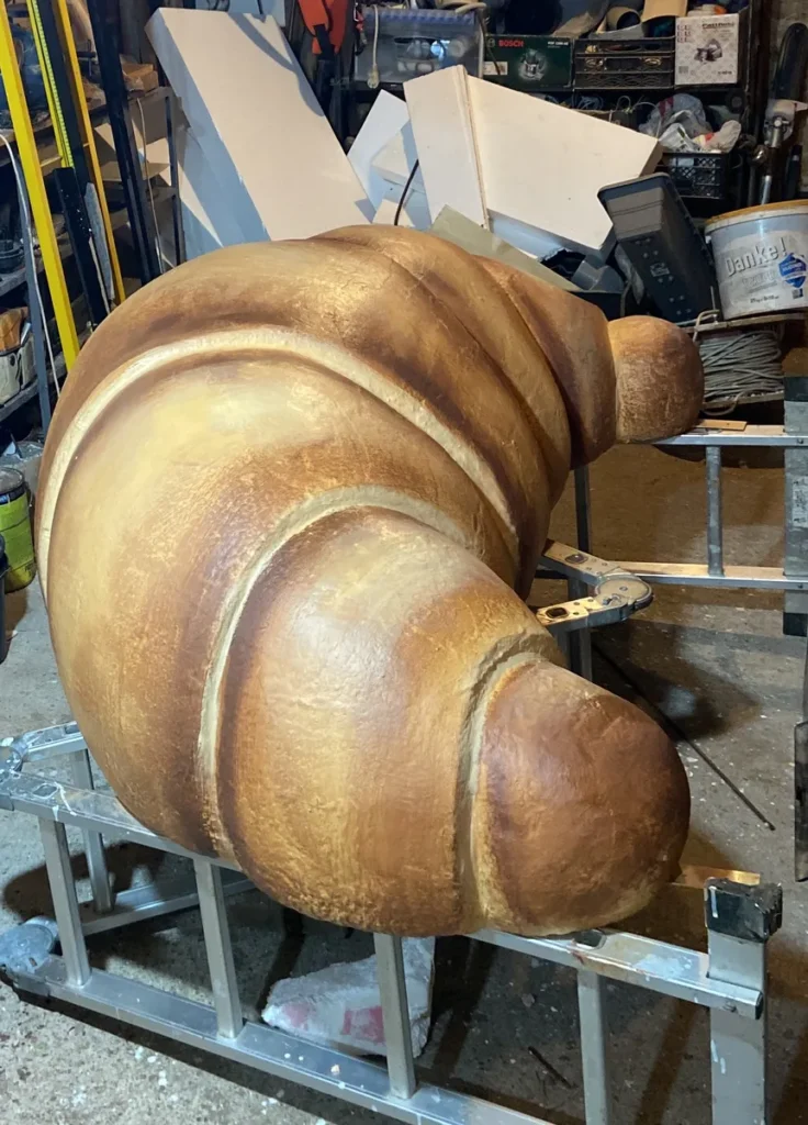 butaforie croissant 02